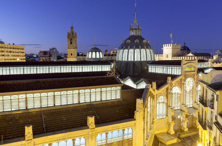 Espectacular ático con vistas increíbles en venta junto al Mercado Central en Valencia.