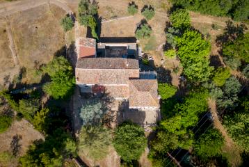 Finca rústica  con cultivo de almendros y olivos junto al Pou Clar, Ontinyent, Valencia