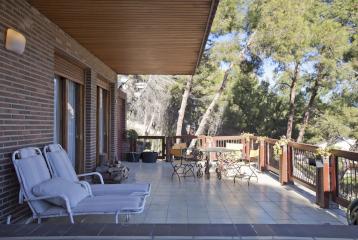 Preciosa vivienda con estancias singulares en El Bosque, Valencia.