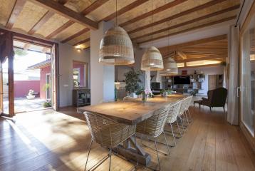 Finca con vivienda, huerto y restaurante en Valencia en venta.