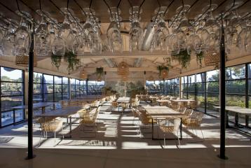 Finca con vivienda, huerto y restaurante en Valencia en venta.