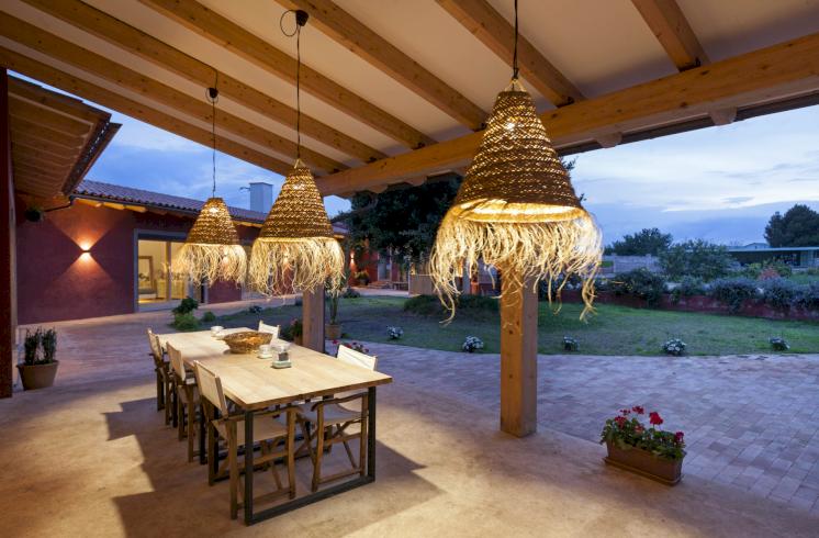 Finca con vivienda, huerto y restaurante en Valencia en venta.