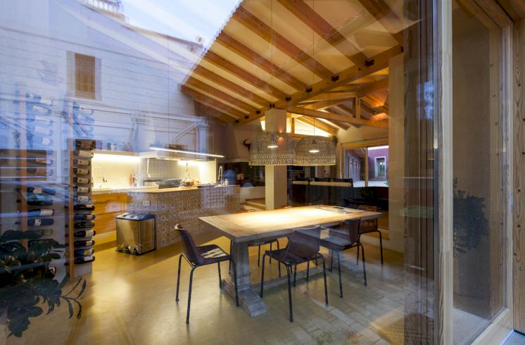 Finca con vivienda, huerto y restaurante en Valencia en venta.