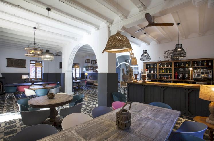 Finca con vivienda, huerto y restaurante en Valencia en venta.