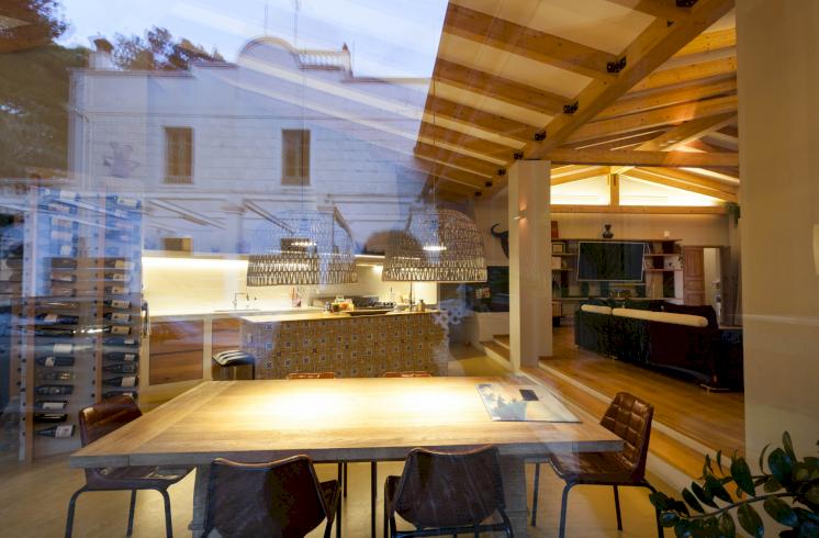 Finca con vivienda, huerto y restaurante en Valencia en venta.