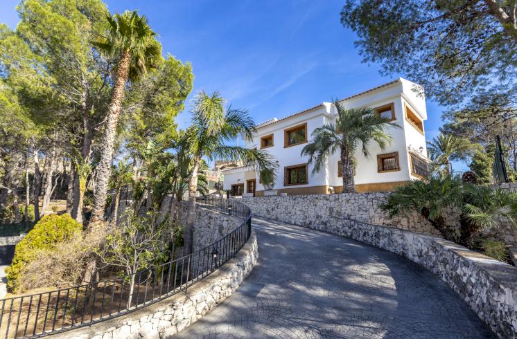 Villa reformada a estrenar en la Marxuquera junto a Gandía en venta.