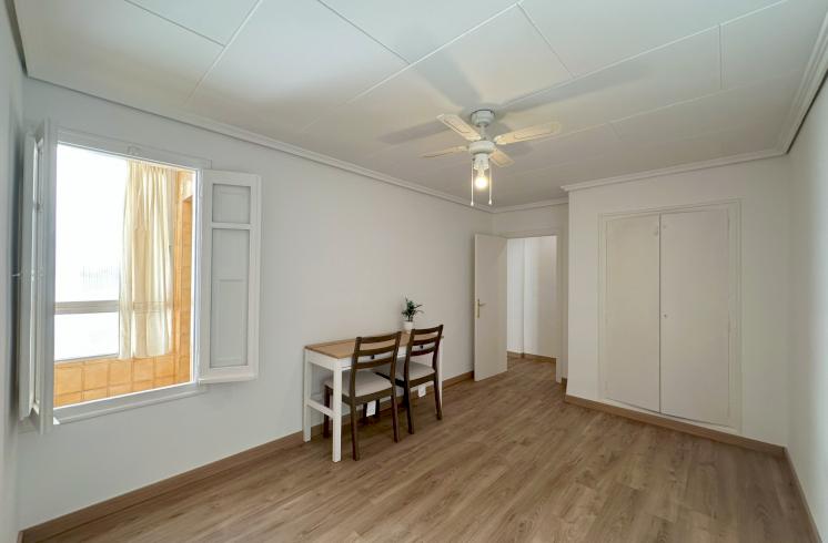 Vivienda reformada a estrenar en el Benetuser, Valencia.