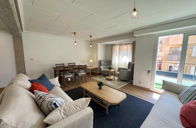 Vivienda reformada a estrenar en el Benetuser, Valencia.