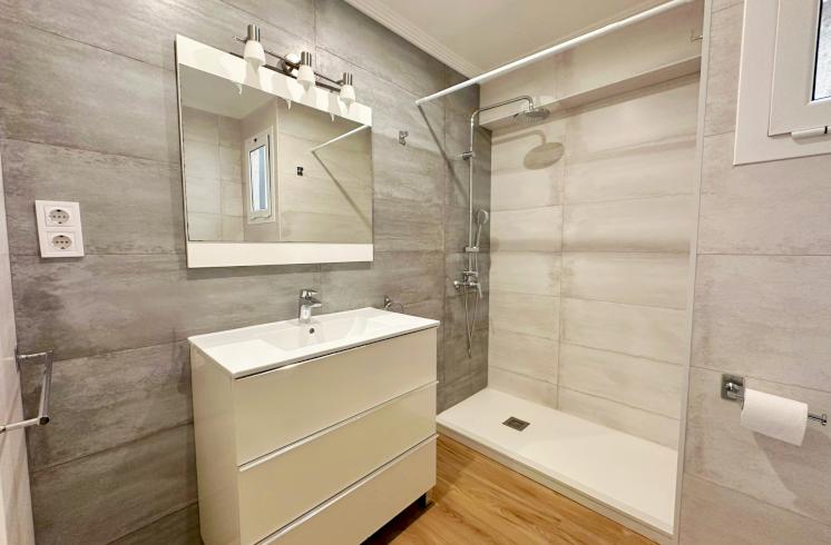 Vivienda reformada a estrenar en Benetúser, Valencia.