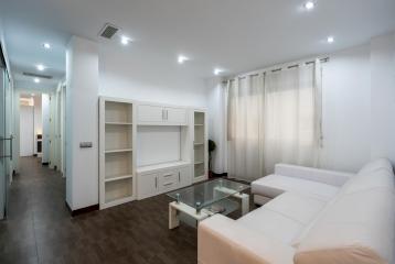 Vivienda recién reformada, junto a la plaza del Ayuntamiento de Valencia.