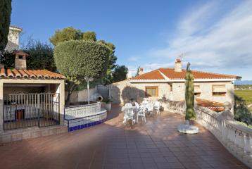 Villa de gran encanto y estilo ubicada en la exclusiva urbanización de Sierra Perenchiza