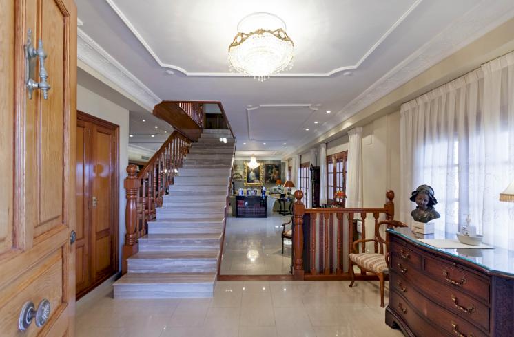 Villa de gran encanto y estilo ubicada en la exclusiva urbanización de Sierra Perenchiza