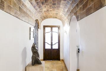 Villa en venta de estilo tradicional valenciano en San Antonio de Benagéber, Valencia.