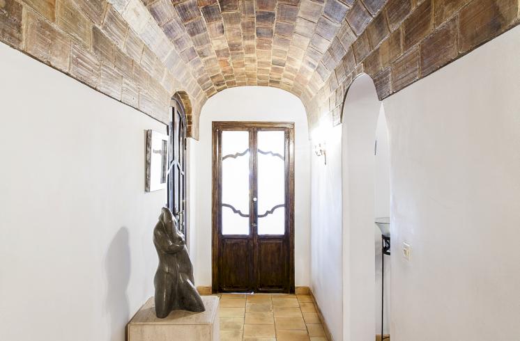 Villa en venta de estilo tradicional valenciano en San Antonio de Benagéber, Valencia.