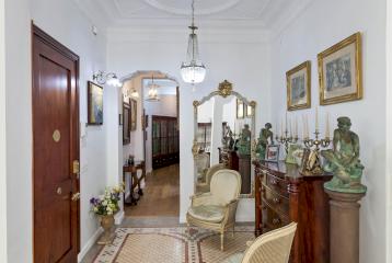 Apartamento en venta de arquitectura clásica valenciana en el centro de Valencia.