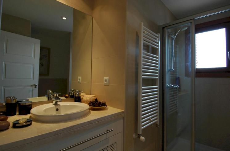 Villa en El Valle Golf Resort, en una parcela de 600 metros, junto a Murcia, en venta.