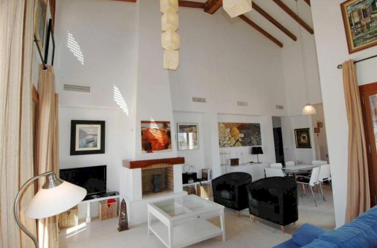 Villa en El Valle Golf Resort, en una parcela de 600 metros, junto a Murcia, en venta.