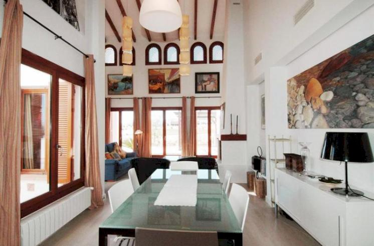 Villa en El Valle Golf Resort, en una parcela de 600 metros, junto a Murcia, en venta.