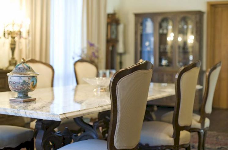 En Torrente venta de casa con inmejorables instalaciones en Santa Apolonia.