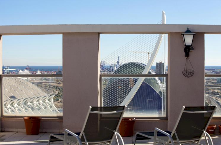 Exclusivo ático con vistas excepcionales en Valencia.
