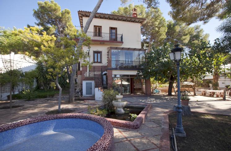 Casa en venta en La Cañada, Valencia.