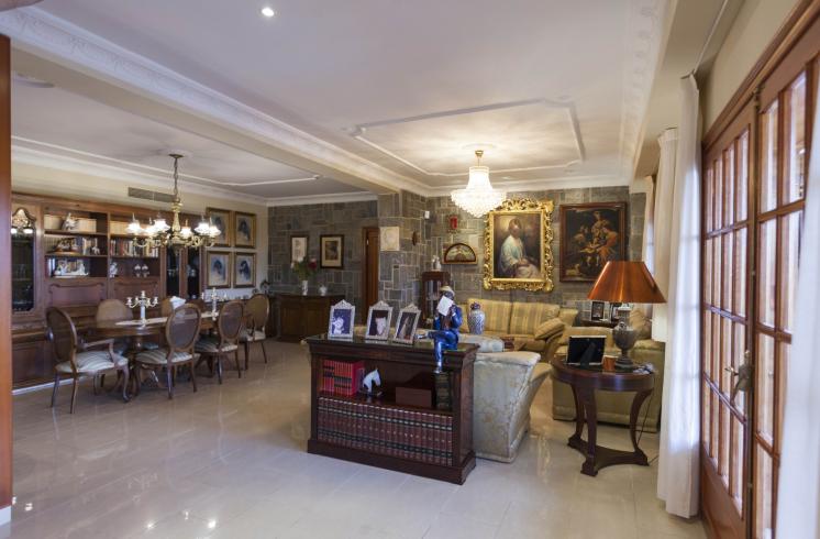 Villa de gran encanto y estilo ubicada en la exclusiva urbanización de Sierra Perenchiza