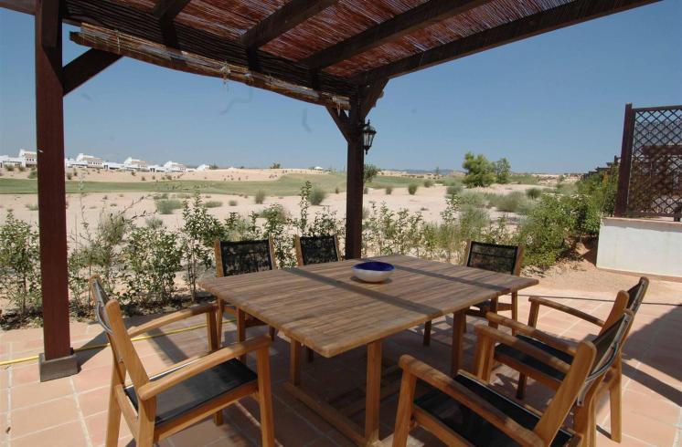 Villa en El Valle Golf Resort, en una parcela de 600 metros, junto a Murcia, en venta.