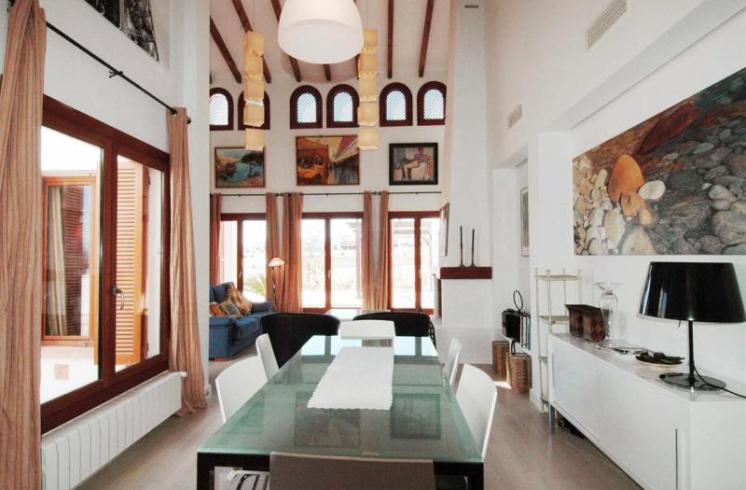 Villa en El Valle Golf Resort, en una parcela de 600 metros, junto a Murcia, en venta.