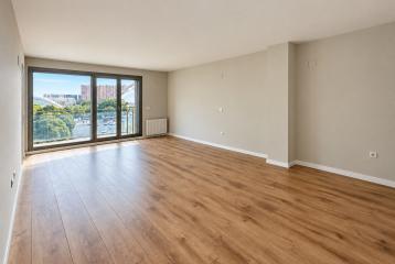 Excepcional vivienda reformada en la Avenida de Francia en Valencia, con vistas sobre la Ciudad de las Ciencias.